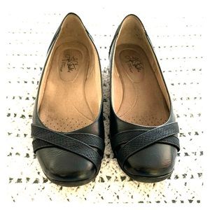 Black Life Stride Flats - Size 9
